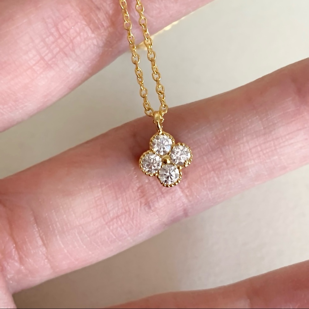 Elliot Francis clover necklace
